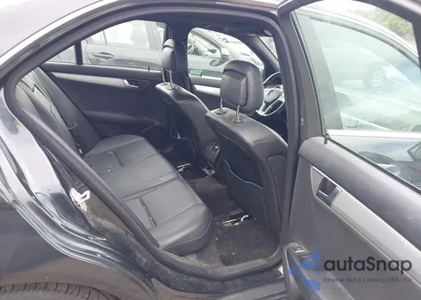 2014 Mercedes-Benz C 300 Luxury 4Matic/Sport 4Matic z USA, uszkodzony, nr VIN WDDGF8AB2EA937399